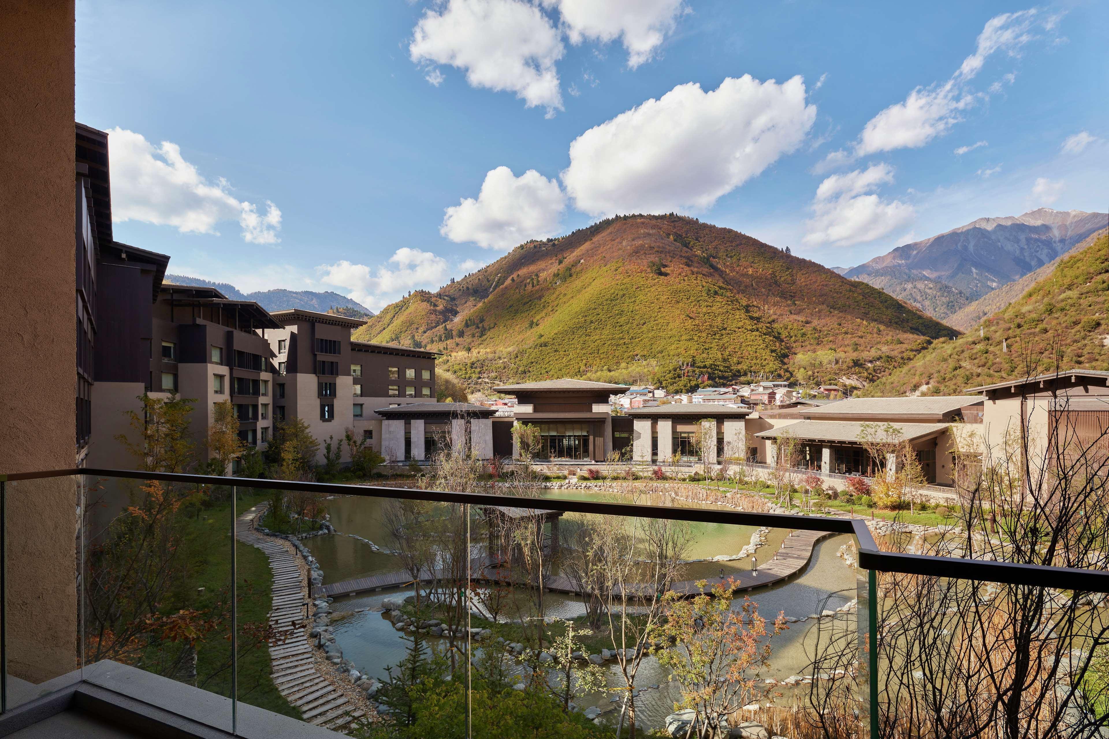Hilton Jiuzhaigou Resort Zhangzha Town Ngoại thất bức ảnh