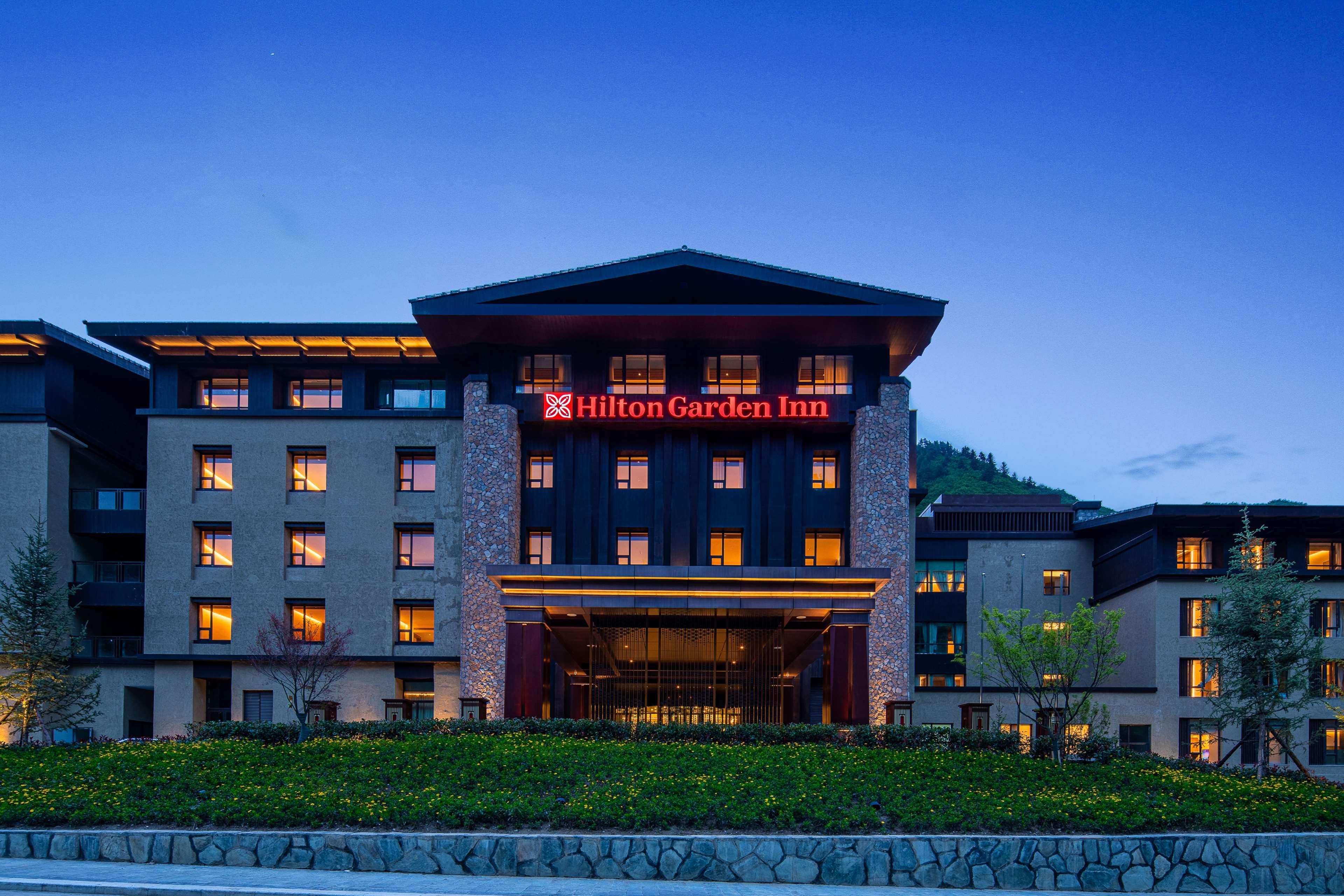Hilton Jiuzhaigou Resort Zhangzha Town Ngoại thất bức ảnh