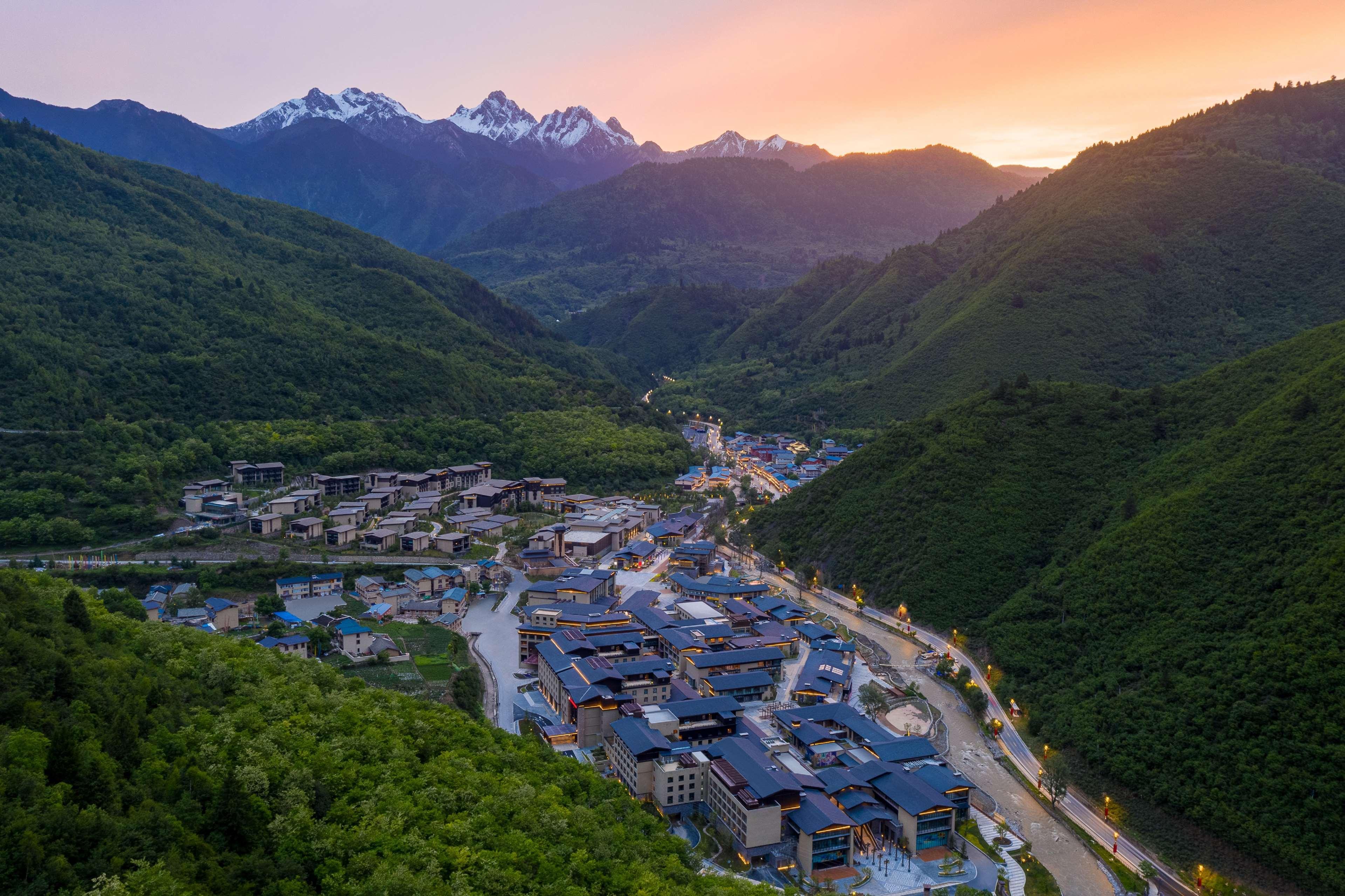 Hilton Jiuzhaigou Resort Zhangzha Town Ngoại thất bức ảnh