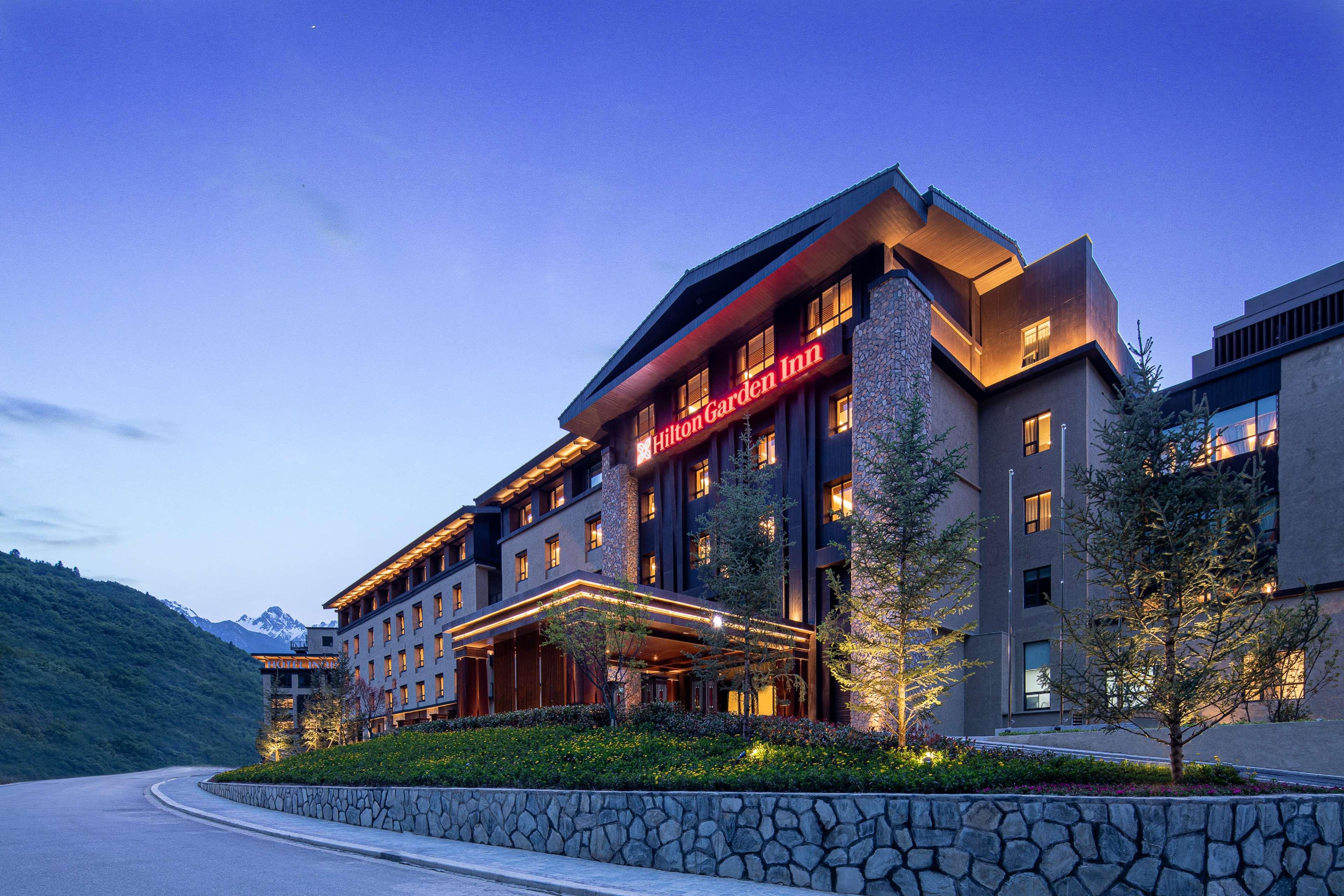 Hilton Jiuzhaigou Resort Zhangzha Town Ngoại thất bức ảnh